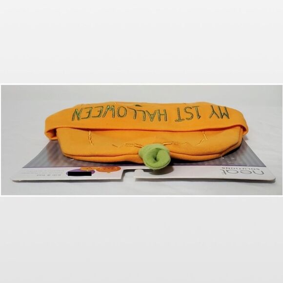 New Baby Orange Pumpkin Halloween Bib & Hat Set - Picture 11 of 13